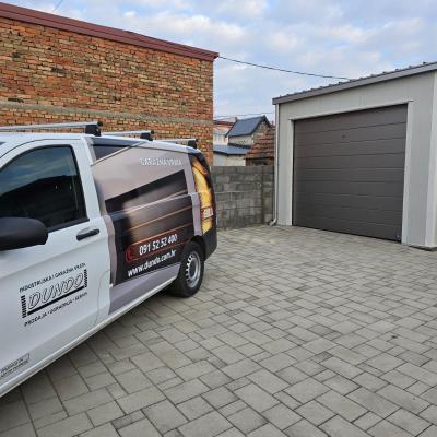 Sekcijska Garazna Vrata 15