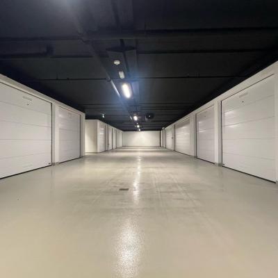 Sekcijska Garazna Vrata 84