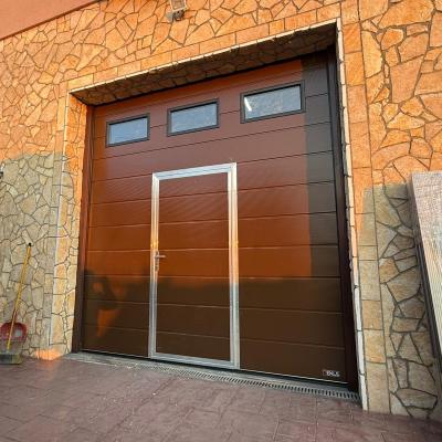 Sekcijska Vrata Sa Prolazom 11