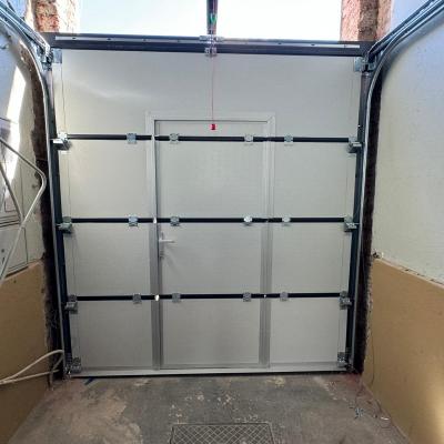 Sekcijska Vrata Sa Prolazom 13