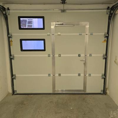 Sekcijska Vrata Sa Prolazom 15