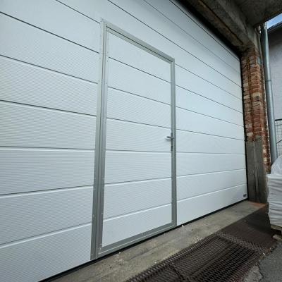 Sekcijska Vrata Sa Prolazom 16