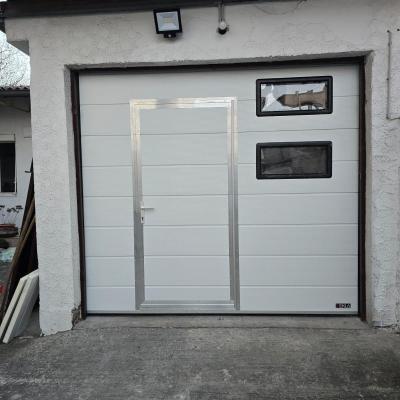 Sekcijska Vrata Sa Prolazom 4